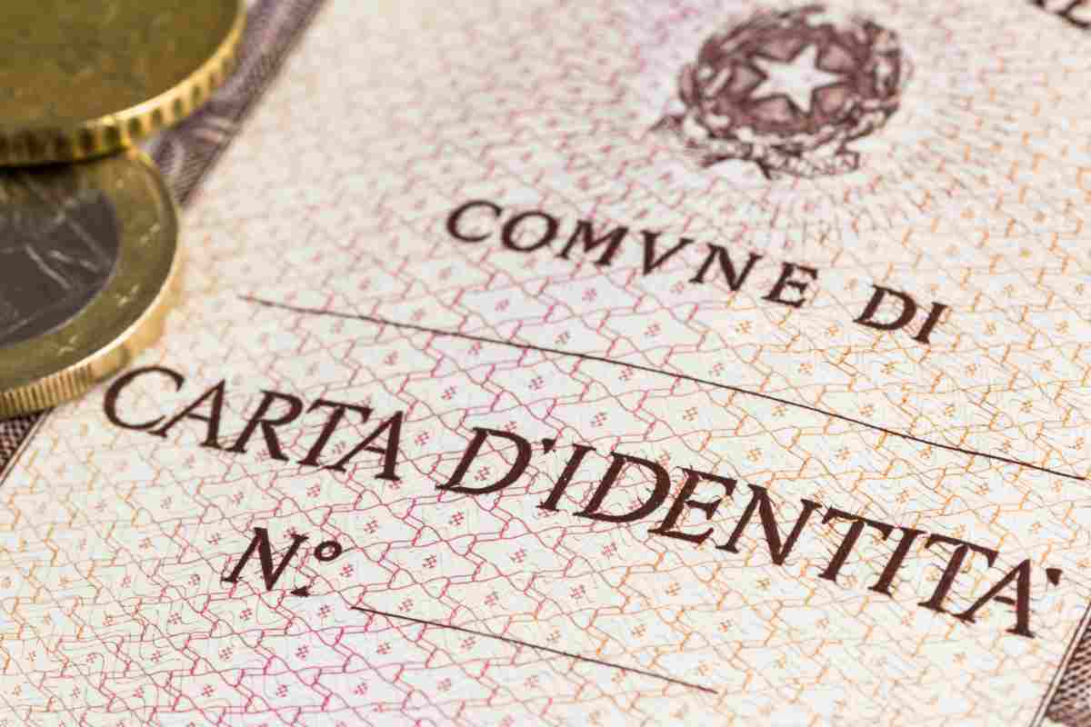 Patente e carta d'identità presto abolite