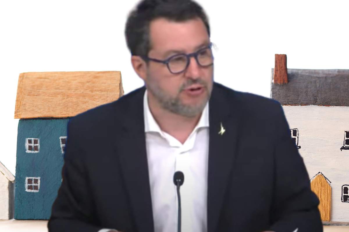 Matteo Salvini salva casa